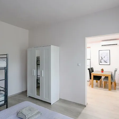 Apartament Thermi 1